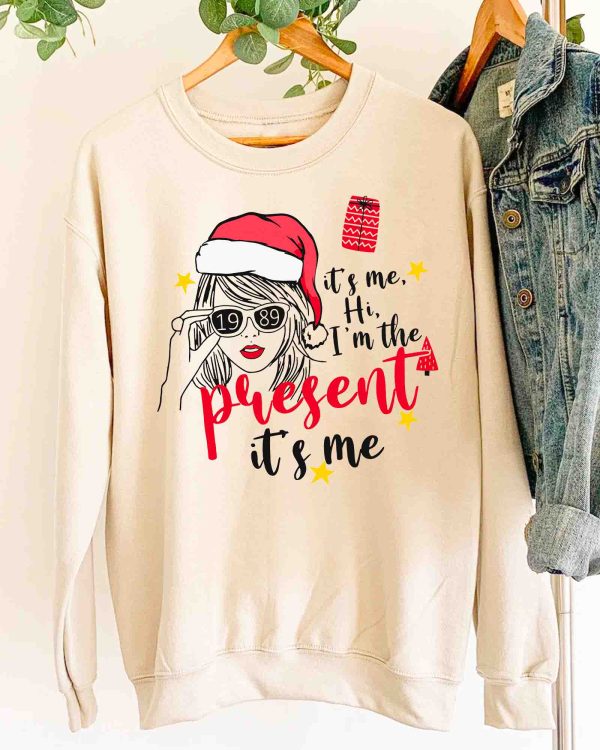 TS Hi, it’s me Christmas  – Sweatshirt