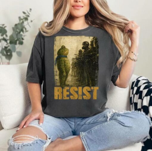 Resist Portland Frog Shirt - Image 3
