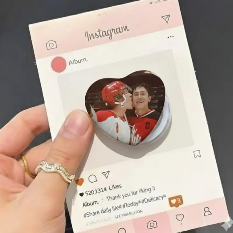 Rozanov Hollander Retro Heart Phone Grip